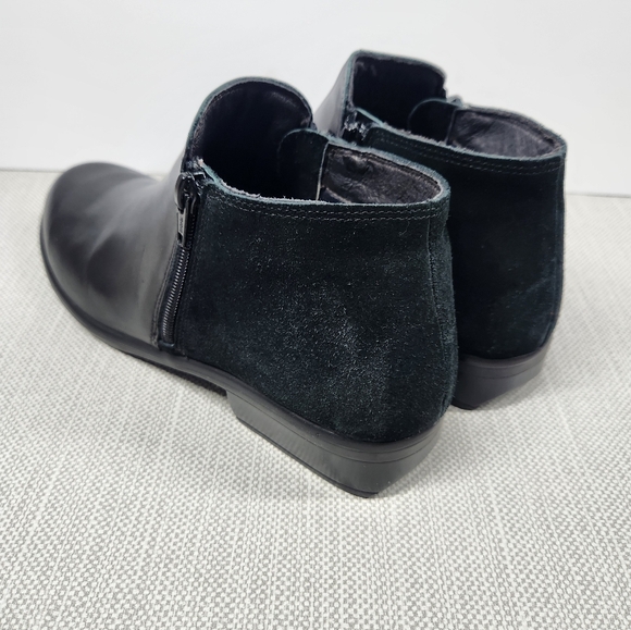 Naot Helm Size 8 Black Ankle Boot Leather Suede Side Zip Bootie Comfort EU 39 - Picture 9 of 15